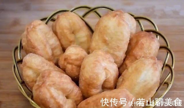 炸油条时，一定要加此物，油条个个空心，蓬松酥脆，还好吃