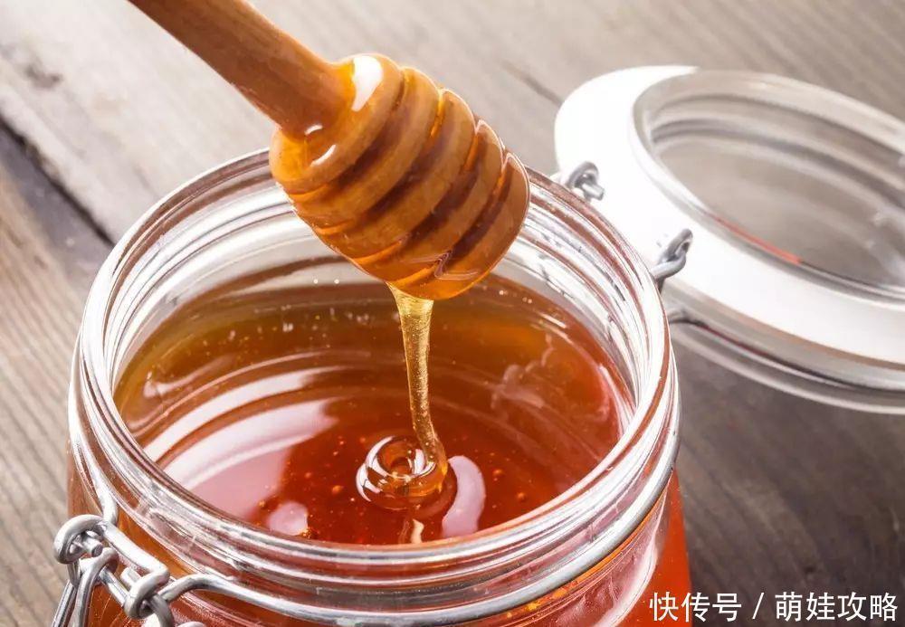 宝宝|医生劝告:宝宝没到2岁前,3种辅食最好少吃,容易拖垮脾胃