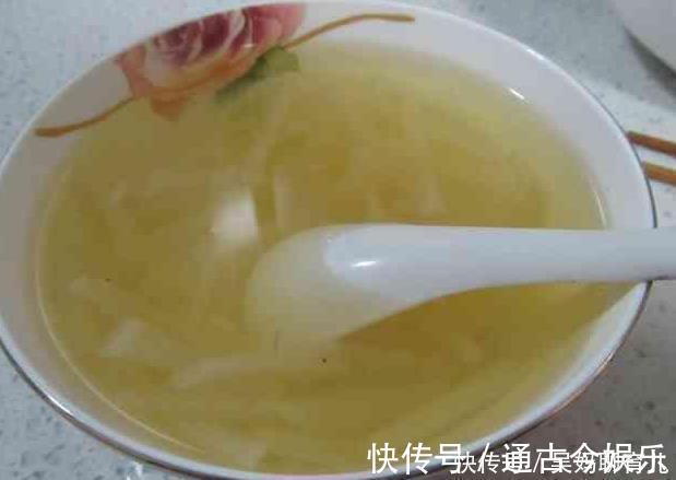 白开水|喉咙痒痰多咳不停白开水里撒一宝，帮你化痰止咳，清肺热