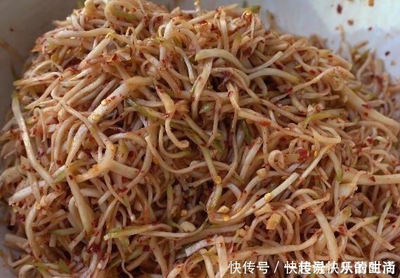 蔬菜|蔬菜中的“营养冠军”,补钙补铁助消化,腌着吃最过瘾!又香又脆