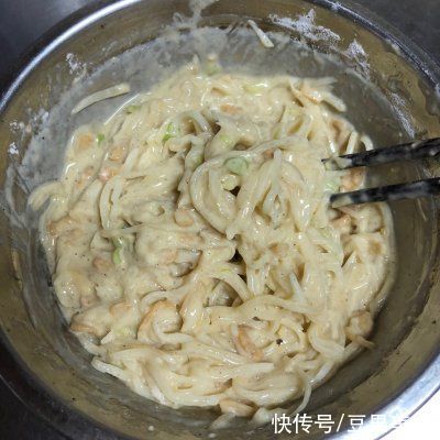白萝卜|#我的养生日常-远离秋燥#萝卜丝虾仁饼