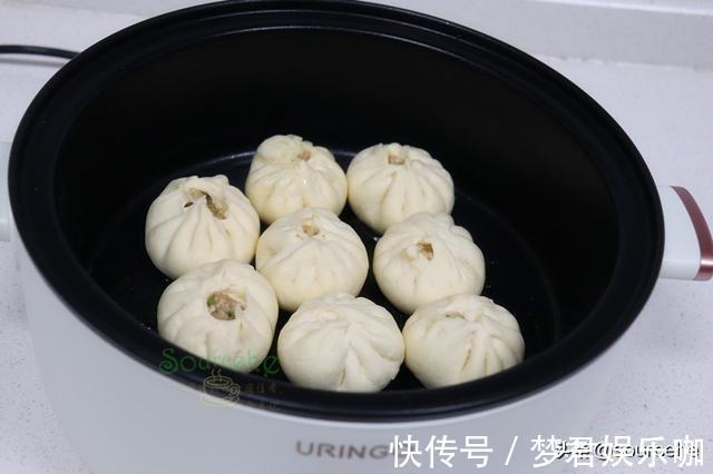 大白菜|教你做生煎包,皮薄不破也不焦,包底金黄酥脆,肉嫩鲜香多汁