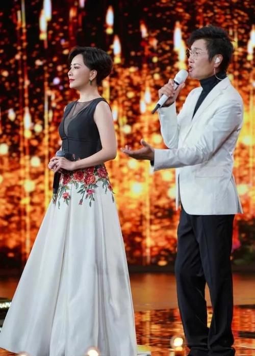 劉嘉玲|央視國慶晚會群星獻唱：劉嘉玲驚艷，劉濤大氣，謝霆鋒力量感十足