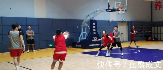郑薇|中国女篮拒绝爆冷!郑薇调整首发,韩旭取代李月汝,CCTV5直播!