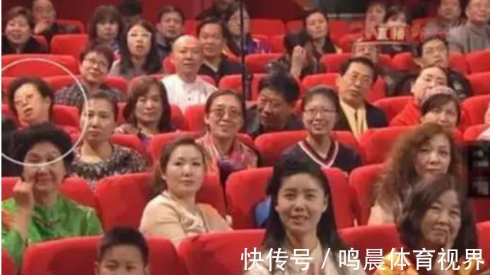 不對(duì)外售票的春晚，為何每次都“座無虛席”？上面坐的都是誰呢？