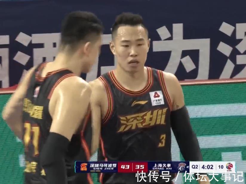 犯规|赛季双杀?上海半场落后17分,王哲林11+5,3次犯规,李春江又吃T