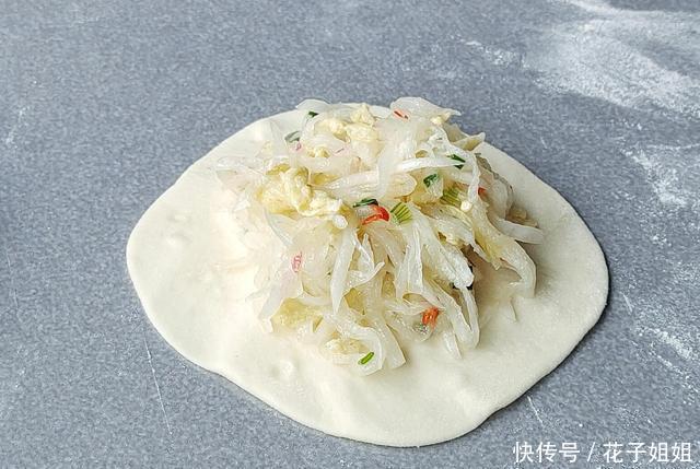 教你做|早餐还在买教你做萝卜素馅包子,面皮白胖软乎,馅料鲜美不出汤