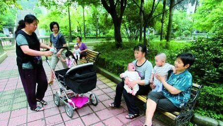 孩子|为什么宝宝看到“某个人”会突然大哭?不是迷信,父母要心中有数