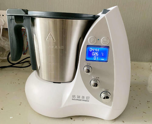 老妈闺女家小住，点餐要求吃菜卷子，女儿蒸了两大锅，全家吃美了