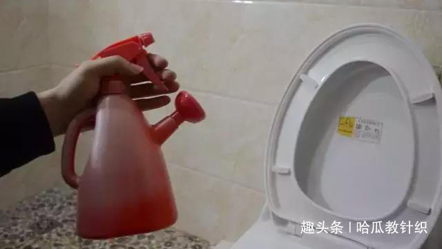 藿香正气水倒进白醋,一年省下好多钱,我也是刚看到,用途真厉害