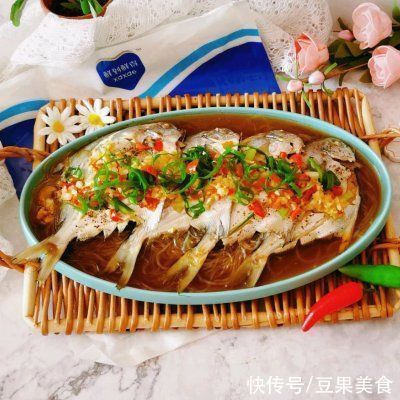快手菜|快手菜!蒸健康之粉丝蒸鲳鱼