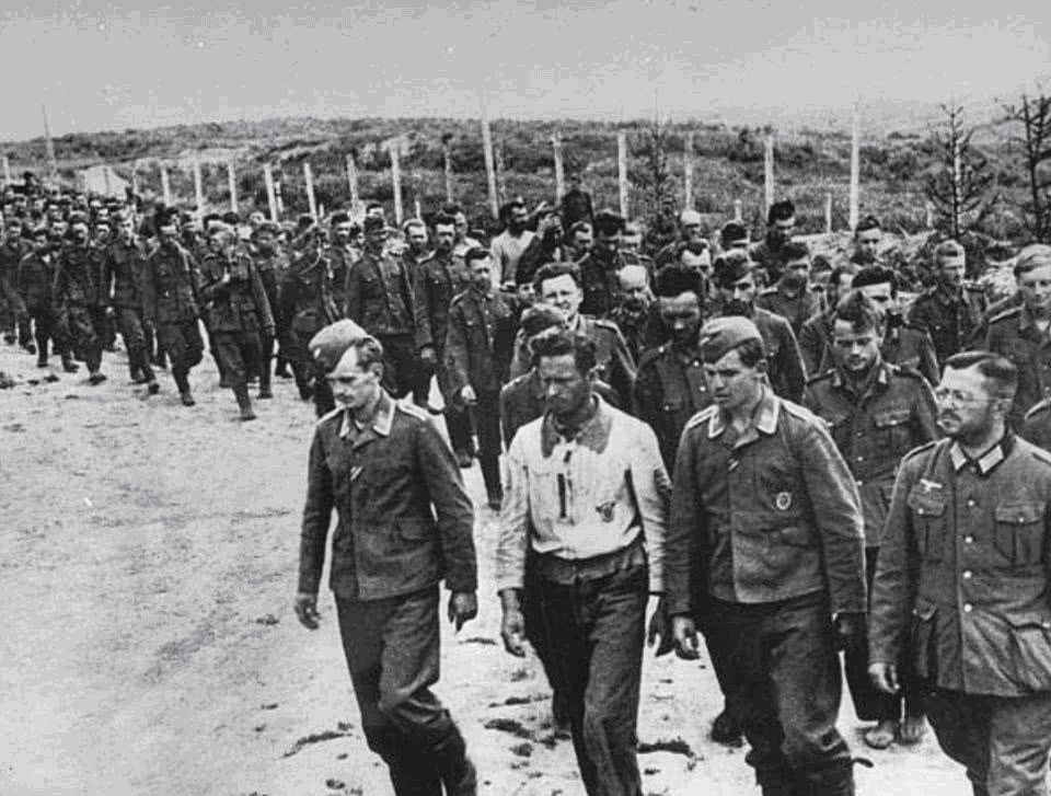 奇葩|二战意大利有多奇葩,投降人太多被嫌弃,于是自己建战俘营关自己