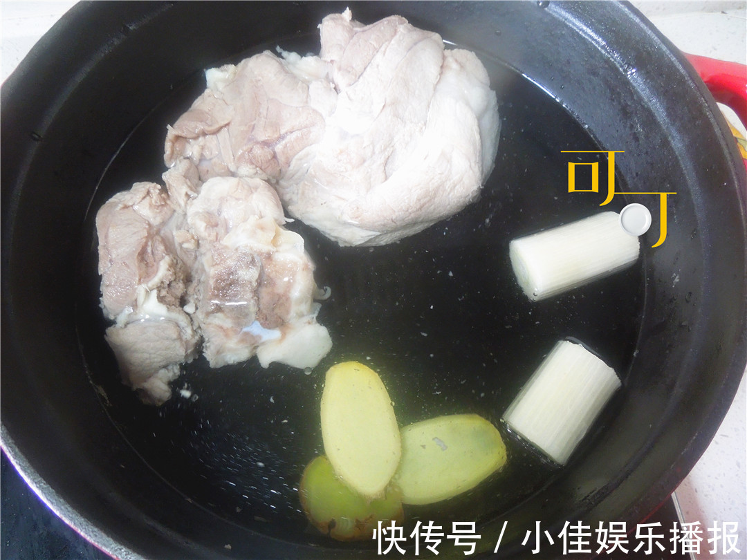 肉香满溢的蹄髈烧法,笋干和木耳更受欢迎,炖一锅一家人吃两餐
