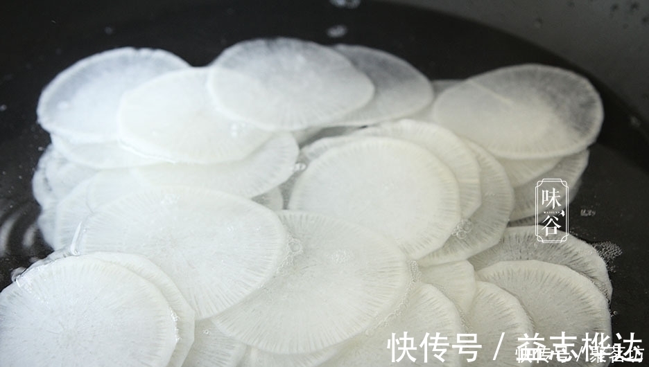 萝卜|初春,多给家人吃此菜,蒸一蒸就出锅,增强抵抗力,身体棒棒的