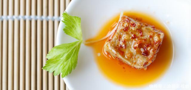 白腐乳|同样是腐乳，选白腐乳还是红腐乳别说没告诉你，以后别买错了
