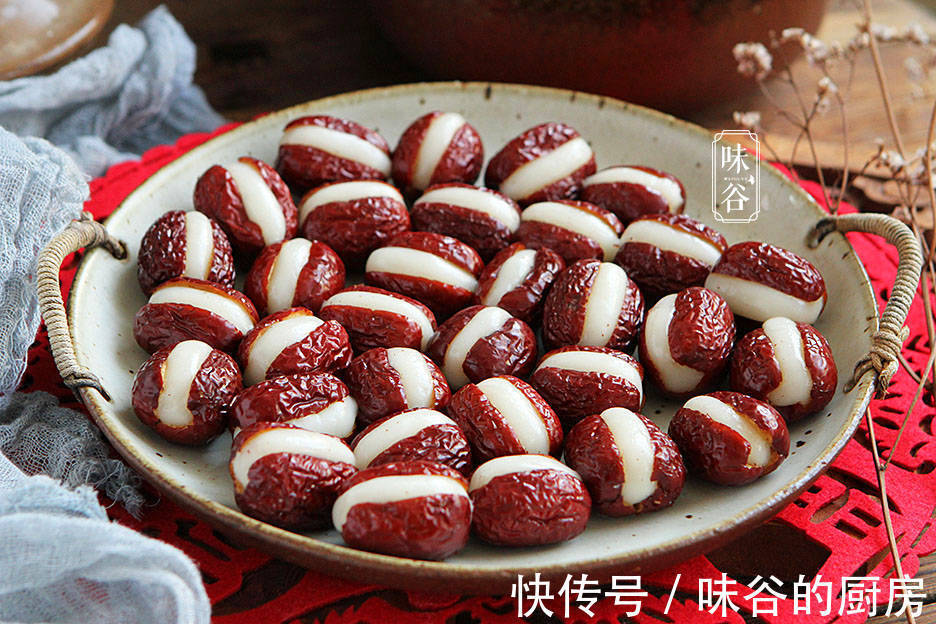 黑豆|女人过40岁别太节俭,多吃这5种零食,营养又解馋,气色足显年轻