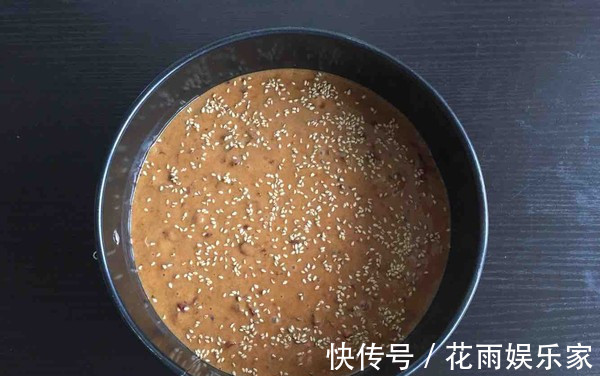 枣糕|家里有面粉和大枣，就能做枣糕，比蛋糕简单香甜，新手一做就成功