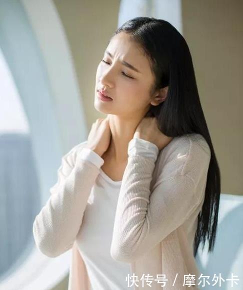 治疗颈椎病,别光知道按摩脖子了