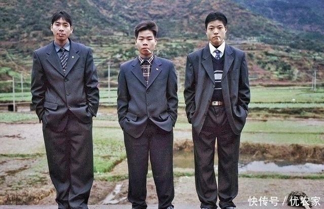 一线城市 50年代到2010年代流行服的演变,你还记得小时候穿过的款式