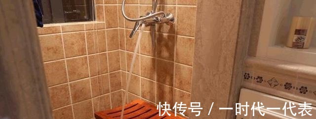 房装|头次见到淋浴房装这个东西,太聪明了,立马回家找工人装一个!