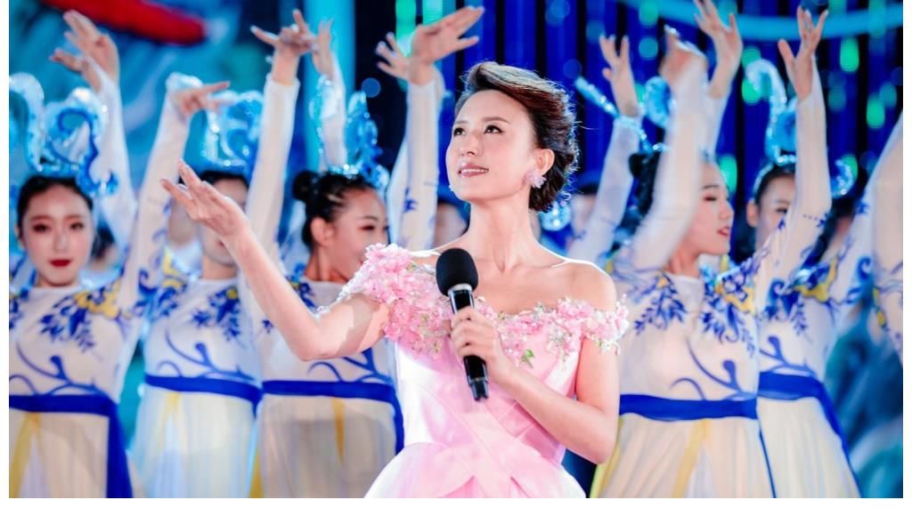 央视主持人张蕾被重用,主持央视热播综艺,搭档门面主持人