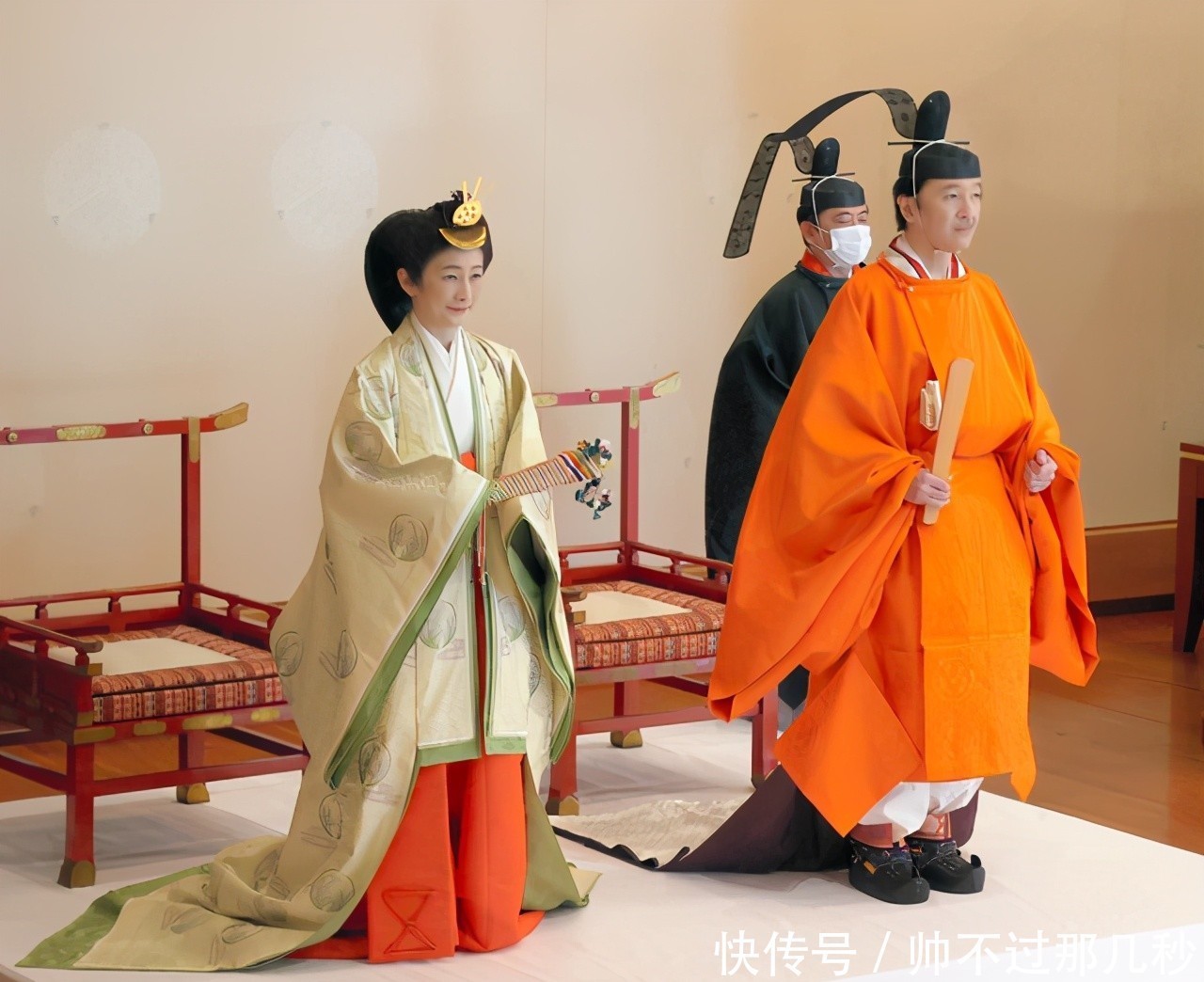 选择|日本皇室册封皇太子!雅子皇后穿“十二单”好隆重,纪子妃惊艳了