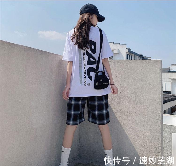 睡裤|睡裤风的真香现场，打造夏日慵懒造型，好看又舒适