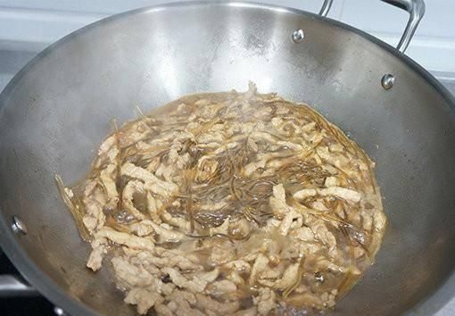 用辣椒和粉条一起炒,彻底颠覆了你对粉条的理解