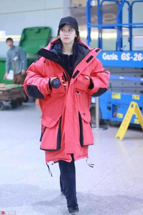 冬天,羽绒服越“长”越时髦!!