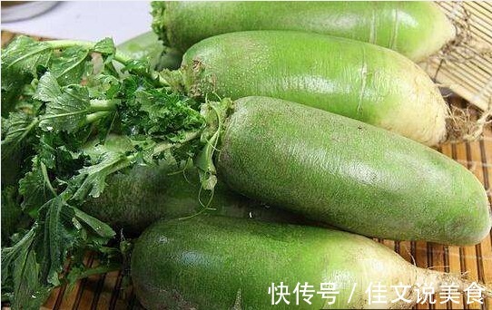 秋天用“它”包饺子，比虾仁香，比韭菜营养，5岁儿子连吃20个