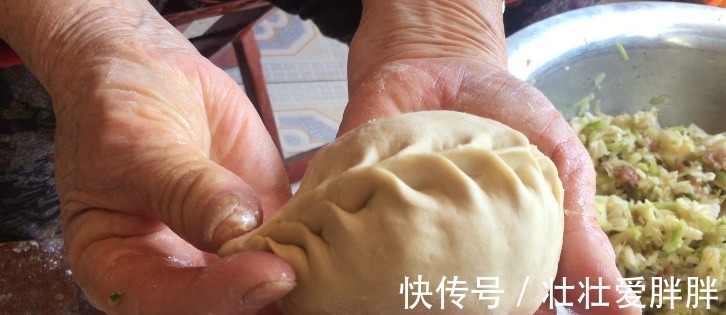 萝卜馅包子好吃,调馅有诀窍,教你饭店秘制配方,鲜香味美,真鲜!