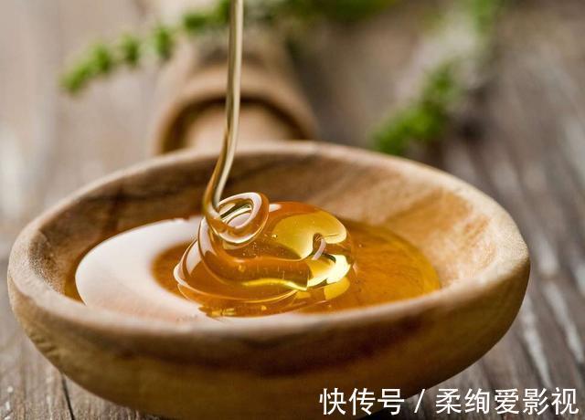 小美|长期喝蜂蜜和从不喝蜂蜜的人比,哪个更健康?别蒙在鼓里了