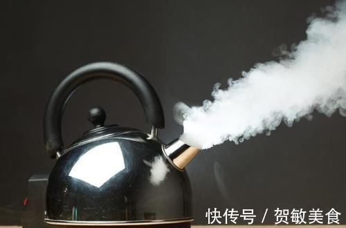 茶水|用电热壶刚烧的水，能不能喝？可能和你想的不同，听听医生的回答