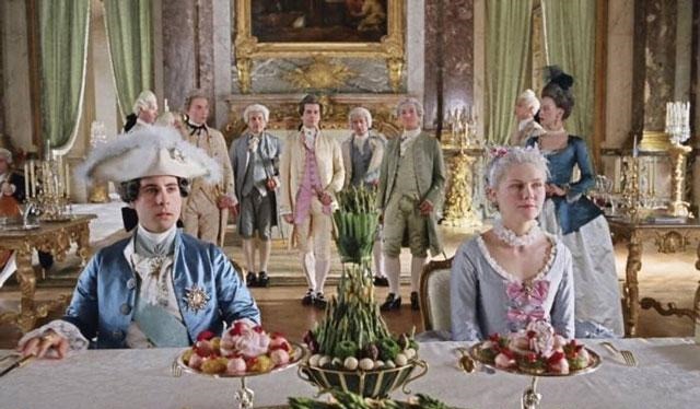 出生|风中的女王出生便登基,一生经历三段婚姻,最终死于堂姐之手