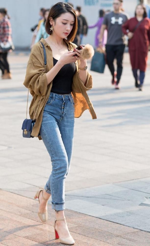 穿男朋友的衬衫出去“嘚瑟”,看你回头怎么交代