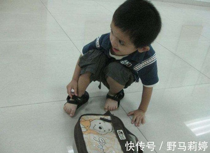 连体服|给娃买鞋子要买大一号?那些家长误以为的好处,其实是在坑娃