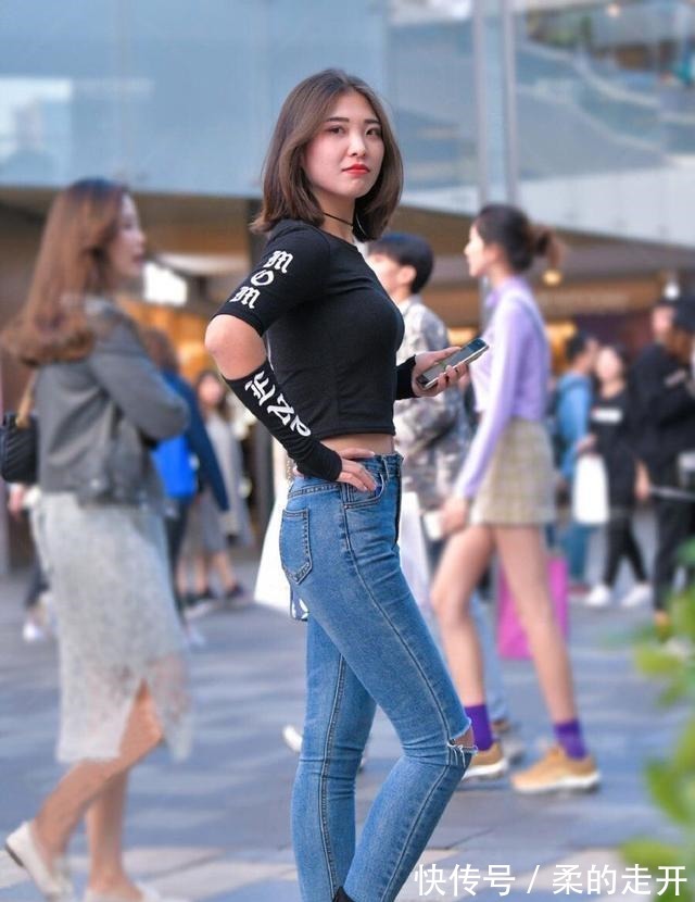 打底裤 打底裤的造型非常个性,搭配时尚美女靓丽的穿搭风格,展示自己!