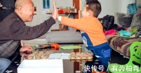 奶粉|儿子只喜欢喝奶奶冲的奶粉,宝妈好奇尝了一口,说您回老家吧