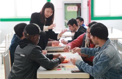 陕西中医药大学组织在校留学生开展迎新春活动