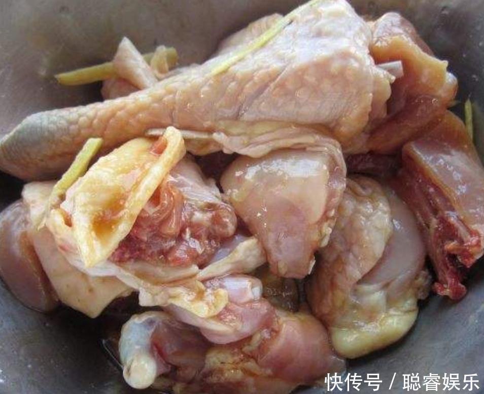 牛羊肉靠边站，这菜要多吃，简单一蒸营养美味，成本才十几元