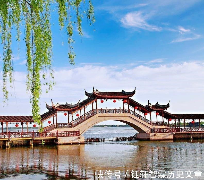 情诗|世间最动人的两首情诗,一首凄美,一首悲壮,空前而又绝后