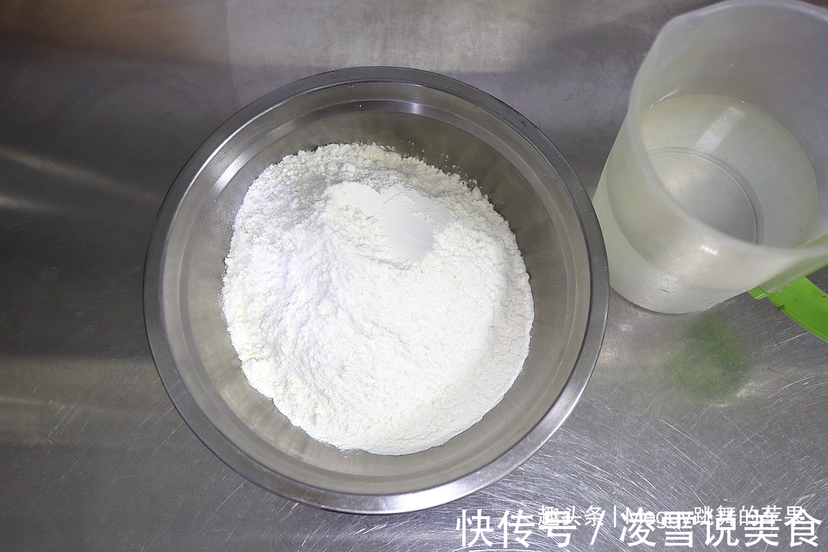 早餐就爱吃碗羊肉拌面,不到10分钟吃上了,解馋补元气真带劲