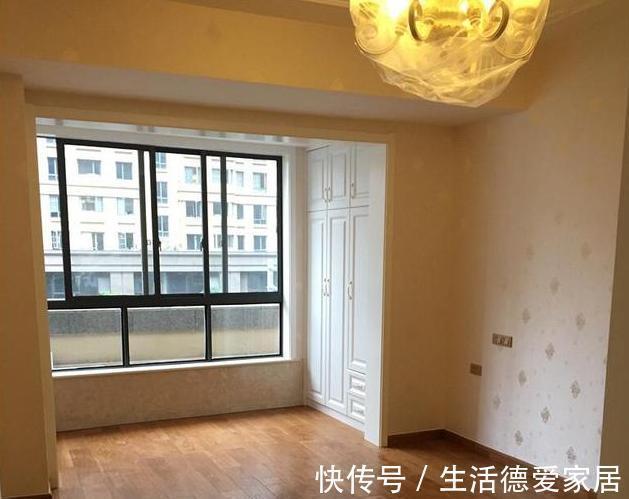 灯暖|朋友18万装修新房,家具进场就等入住了,头次见窗帘这么挂的