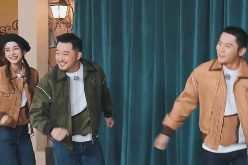 毛晓彤|跑男录宣传片,baby站前排C位,看到她下意识动作,当团宠是有原因的