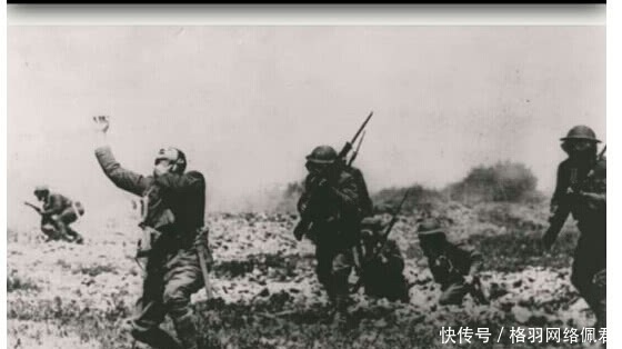 次世界大战|一战时期残忍老照片,士兵眼睛被毒气伤害,图6用骆驼运伤员