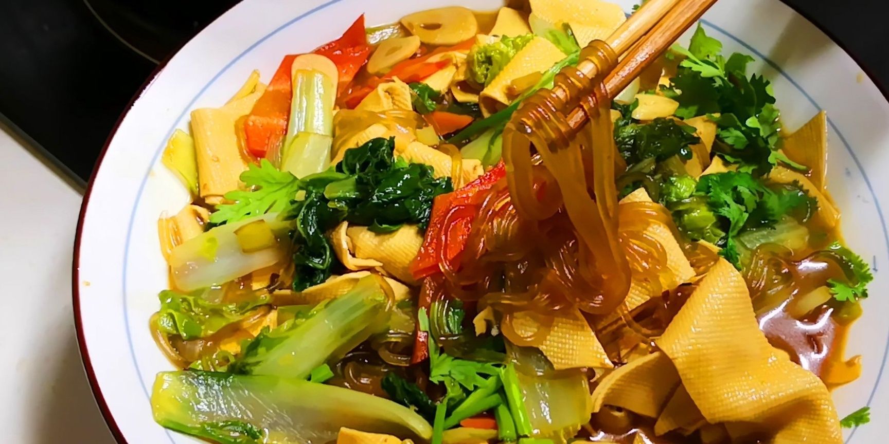 干豆腐|天一凉，就馋这道炖菜，6块钱做一锅，又香又解馋，上桌汁都不剩