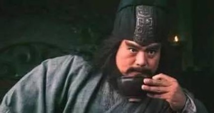 孔明#上联“笼中鸟,望孔明,想张飞,无奈关羽”,网友给的下联太经典