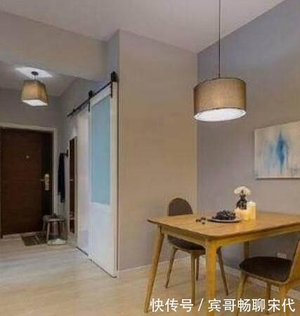 家装|客厅和阳台要不要做隔断？看完邻居家装修，后悔我家装早了