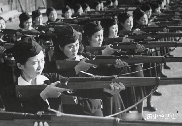 世界|原子弹落到广岛前，日本当地学生在干什么？结局让人难以接受