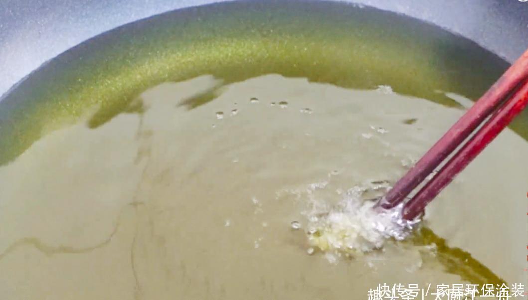 炸丸子有人放面粉,有人放淀粉?全不对,教你这样做,香酥又好吃